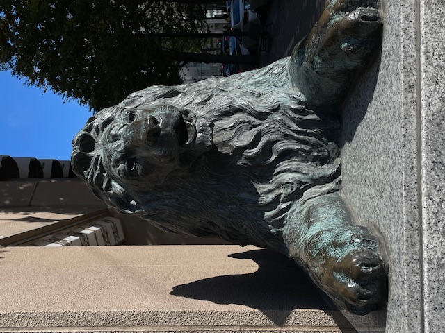 mitsukoshi Lion